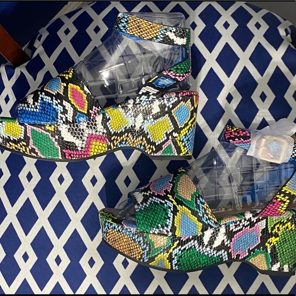 Multi color blue yellow pink white black snake ankle platform bamboo wedges - Picture 5 of 7